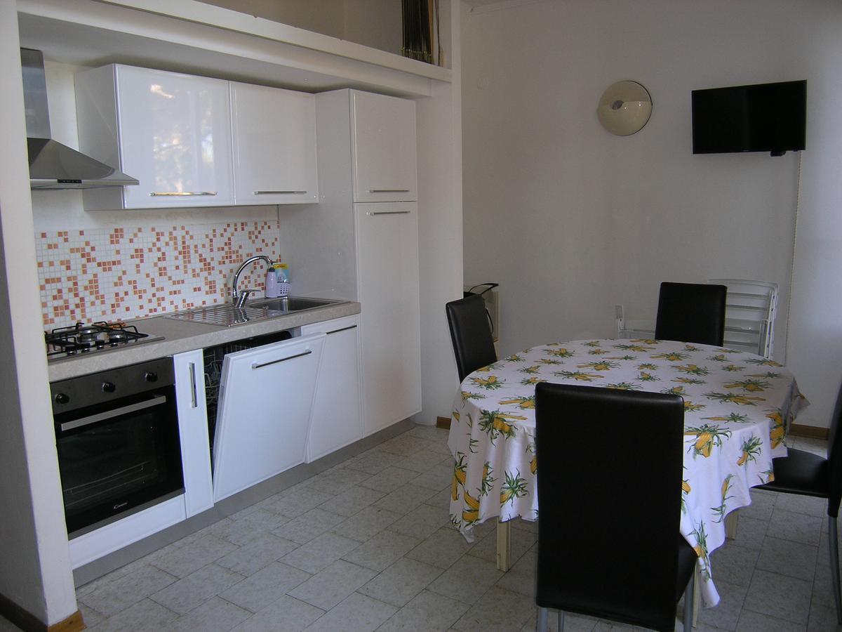 Villa Violetta Кастильончело Екстериор снимка